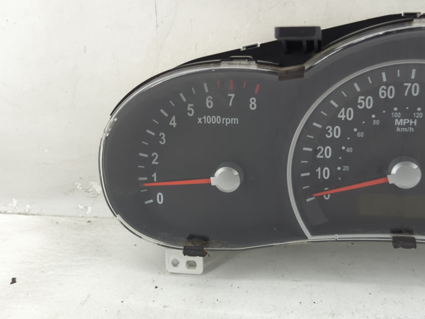 2006-2007 Kia Sedona Instrument Cluster Speedometer Gauges P/N:94001-4D320 Fits Fits 2006 2007 OEM Used Auto Parts - Oemused