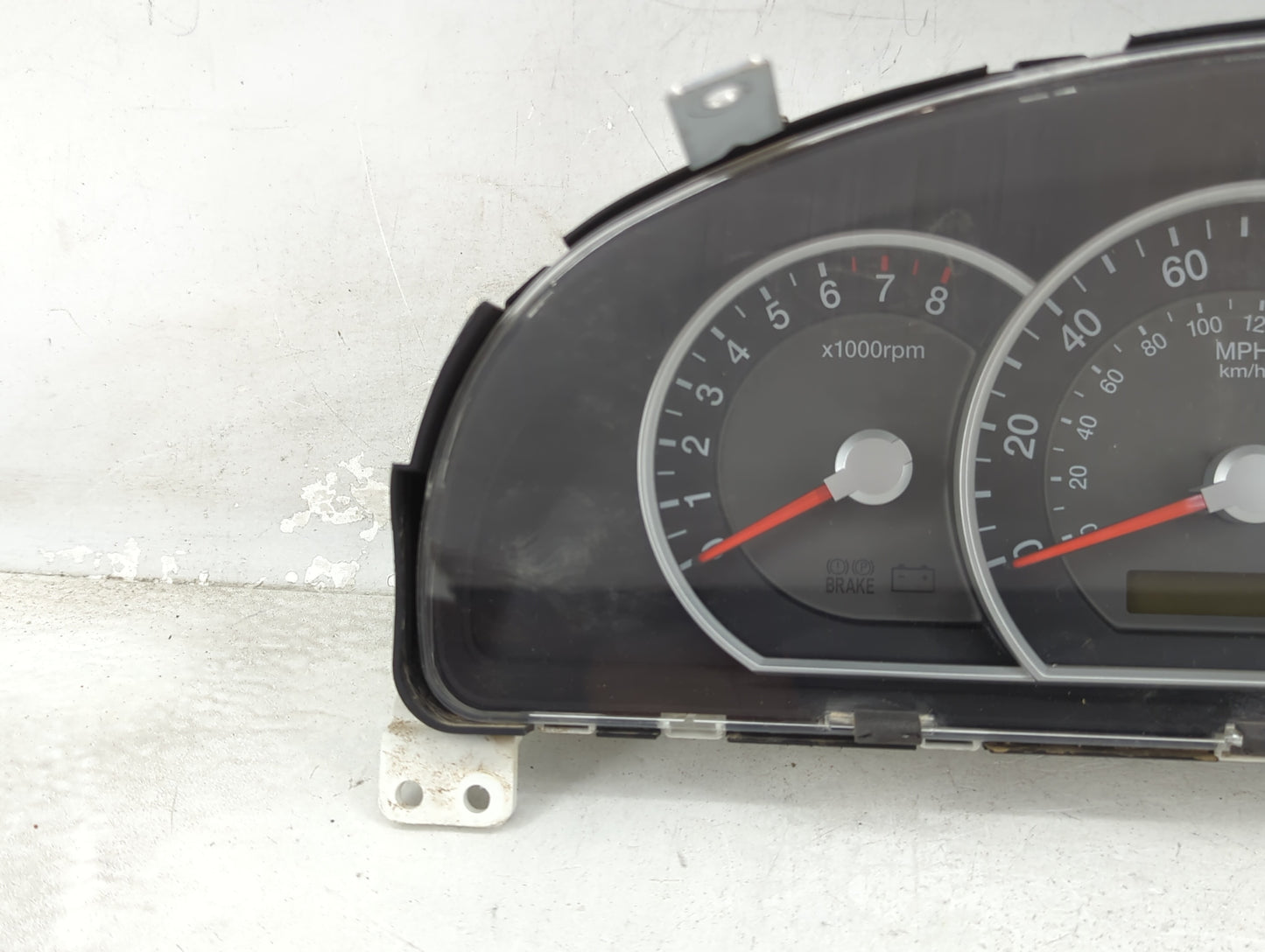 2007-2008 Kia Sorento Instrument Cluster Speedometer Gauges P/N:94011-2E230 Miles: Fits Fits 2007 2008 OEM Used Auto Parts -
