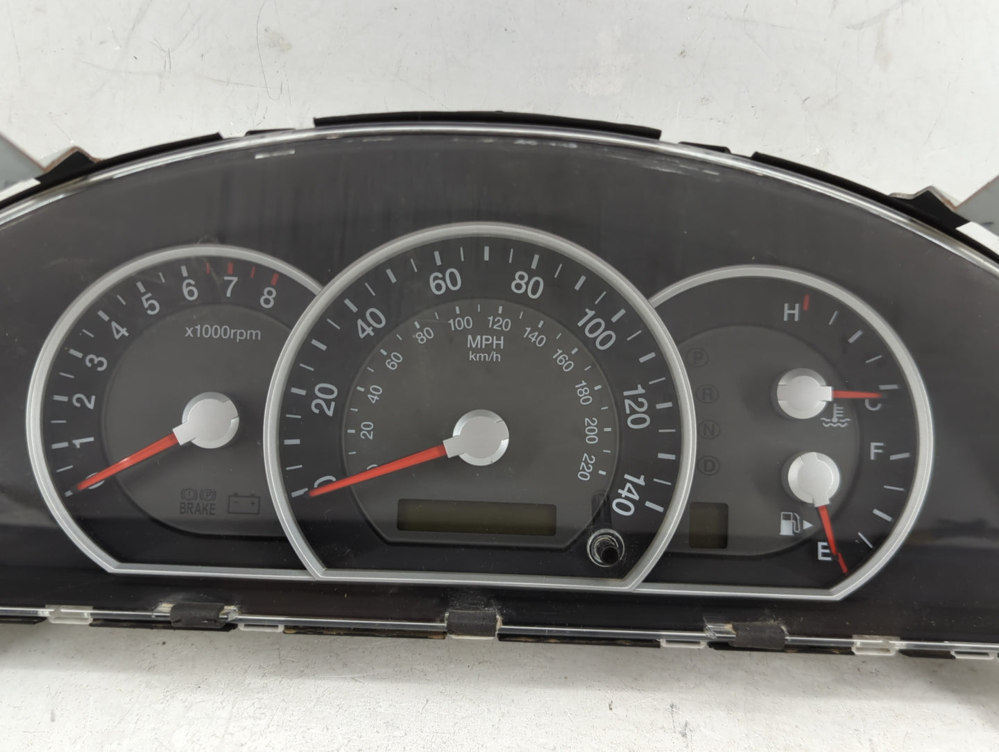2007-2008 Kia Sorento Instrument Cluster Speedometer Gauges P/N:94011-2E230 Miles: Fits Fits 2007 2008 OEM Used Auto Parts -
