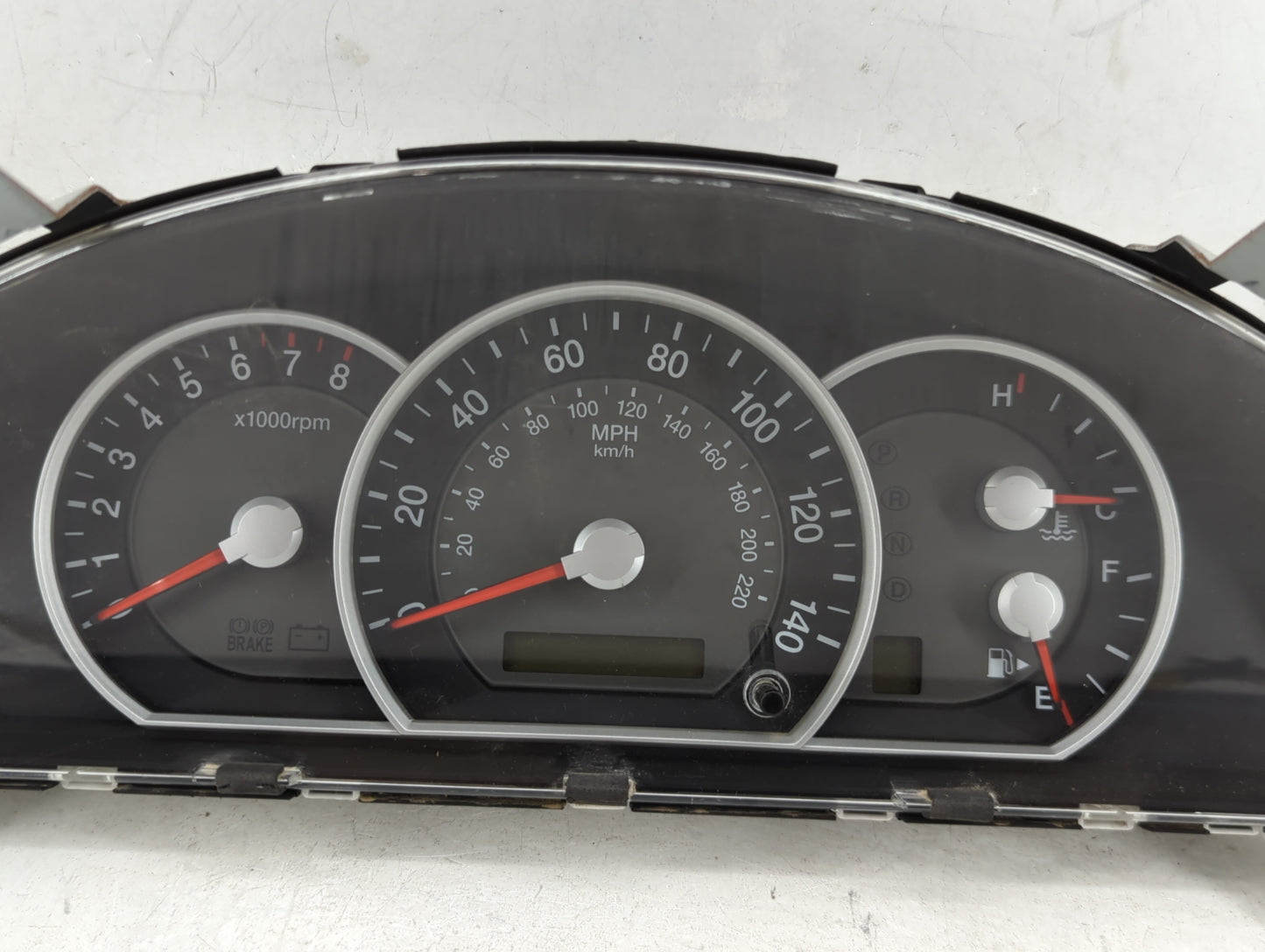 2007-2008 Kia Sorento Instrument Cluster Speedometer Gauges P/N:94011-2E230 Miles: Fits Fits 2007 2008 OEM Used Auto Parts -