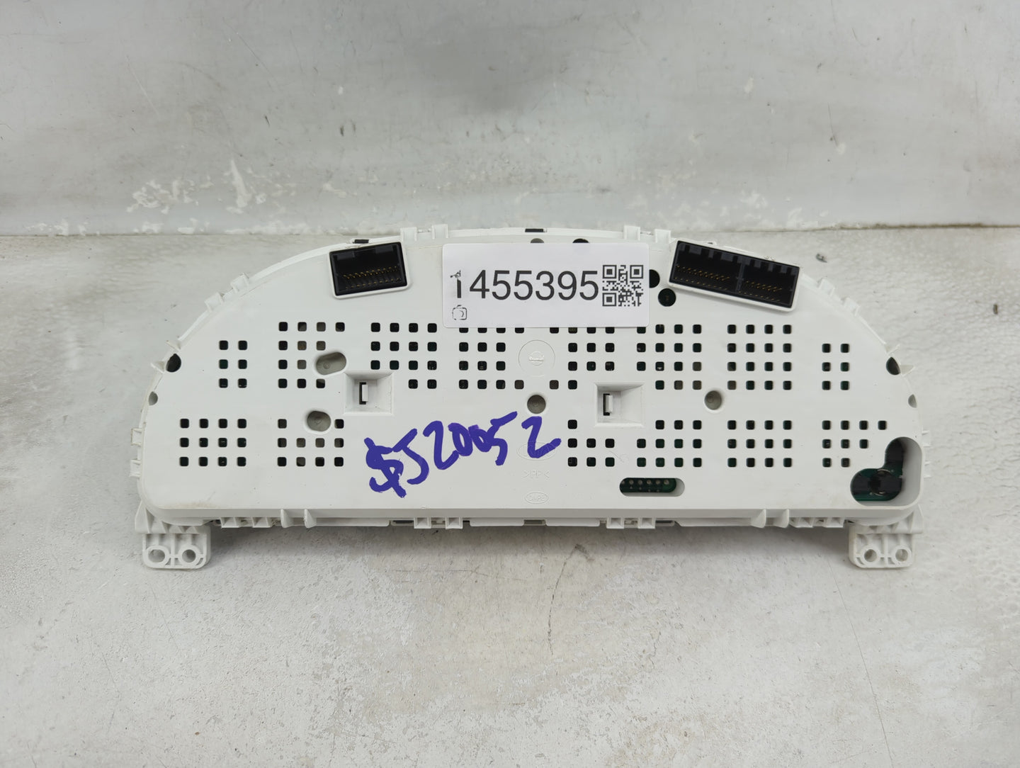2007-2008 Kia Sorento Instrument Cluster Speedometer Gauges P/N:94011-2E230 Miles: Fits Fits 2007 2008 OEM Used Auto Parts -