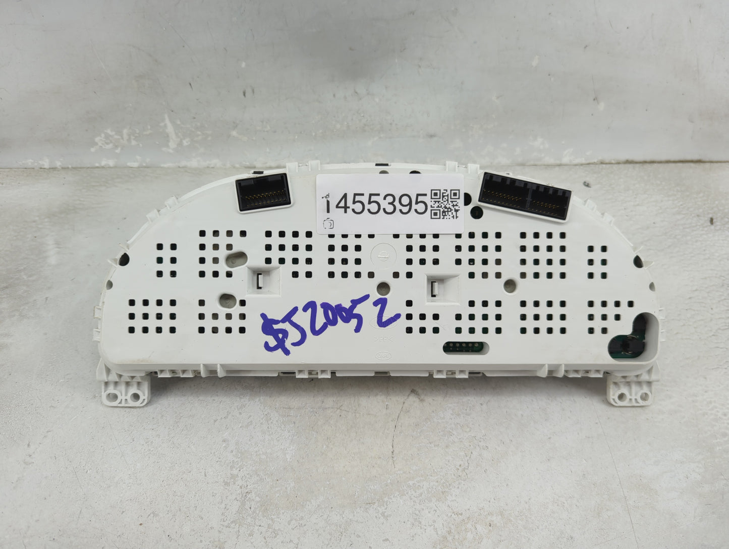 2007-2008 Kia Sorento Instrument Cluster Speedometer Gauges P/N:94011-2E230 Miles: Fits Fits 2007 2008 OEM Used Auto Parts -
