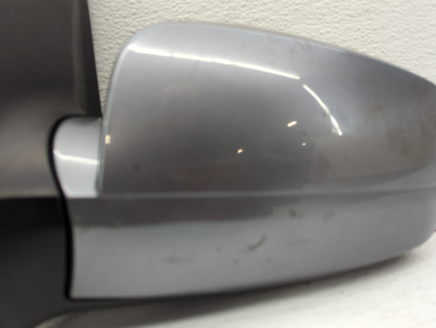 2003-2009 Kia Sorento Driver Side View Mirror - Left Door Mirror OEM Used - Oemusedautoparts1.com