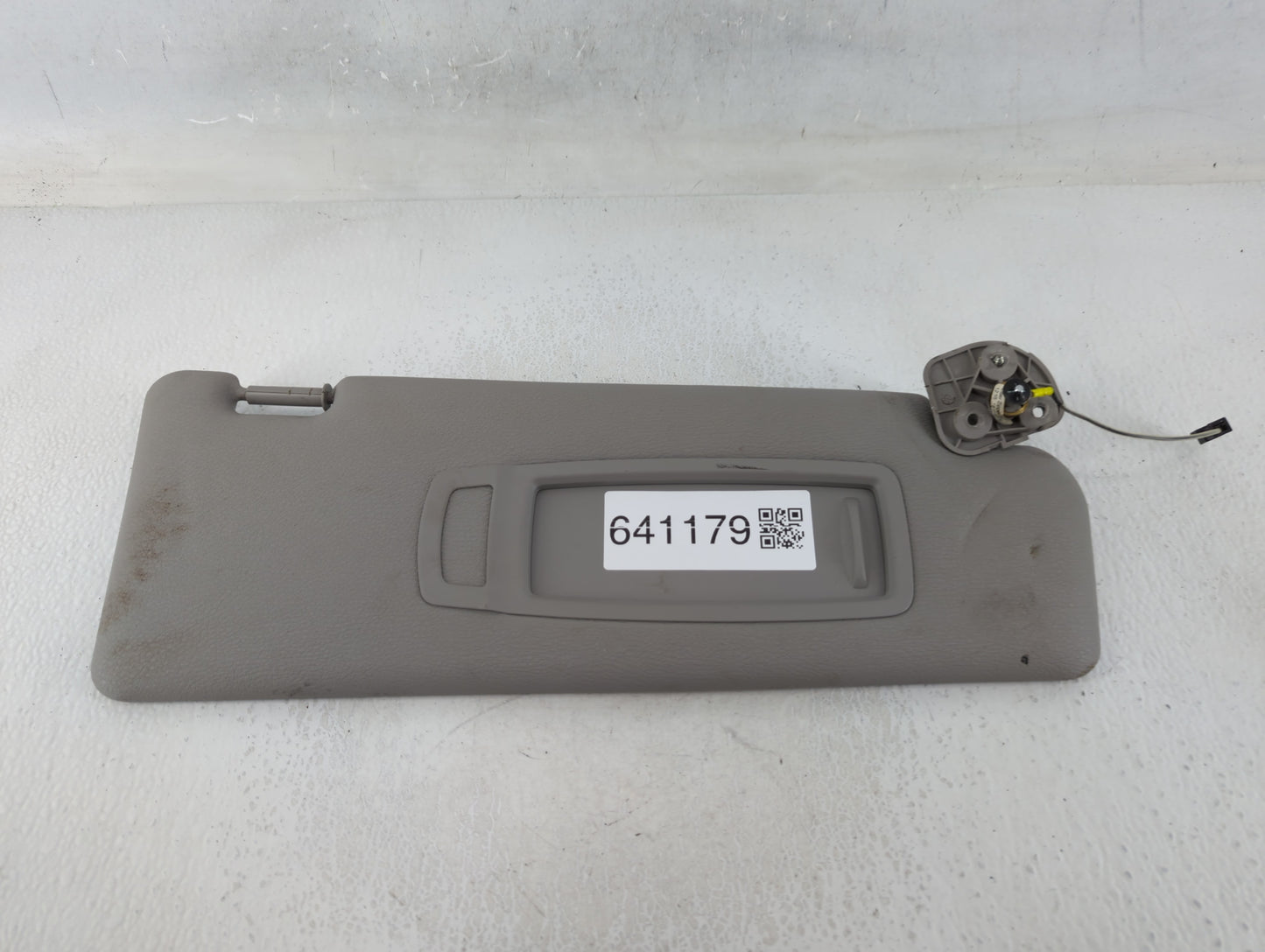 2005-2007 Kia Sorento Sun Visor Shade Replacement Passenger Right Mirror Fits Fits 2005 2006 2007 OEM Used Auto Parts - Oemu