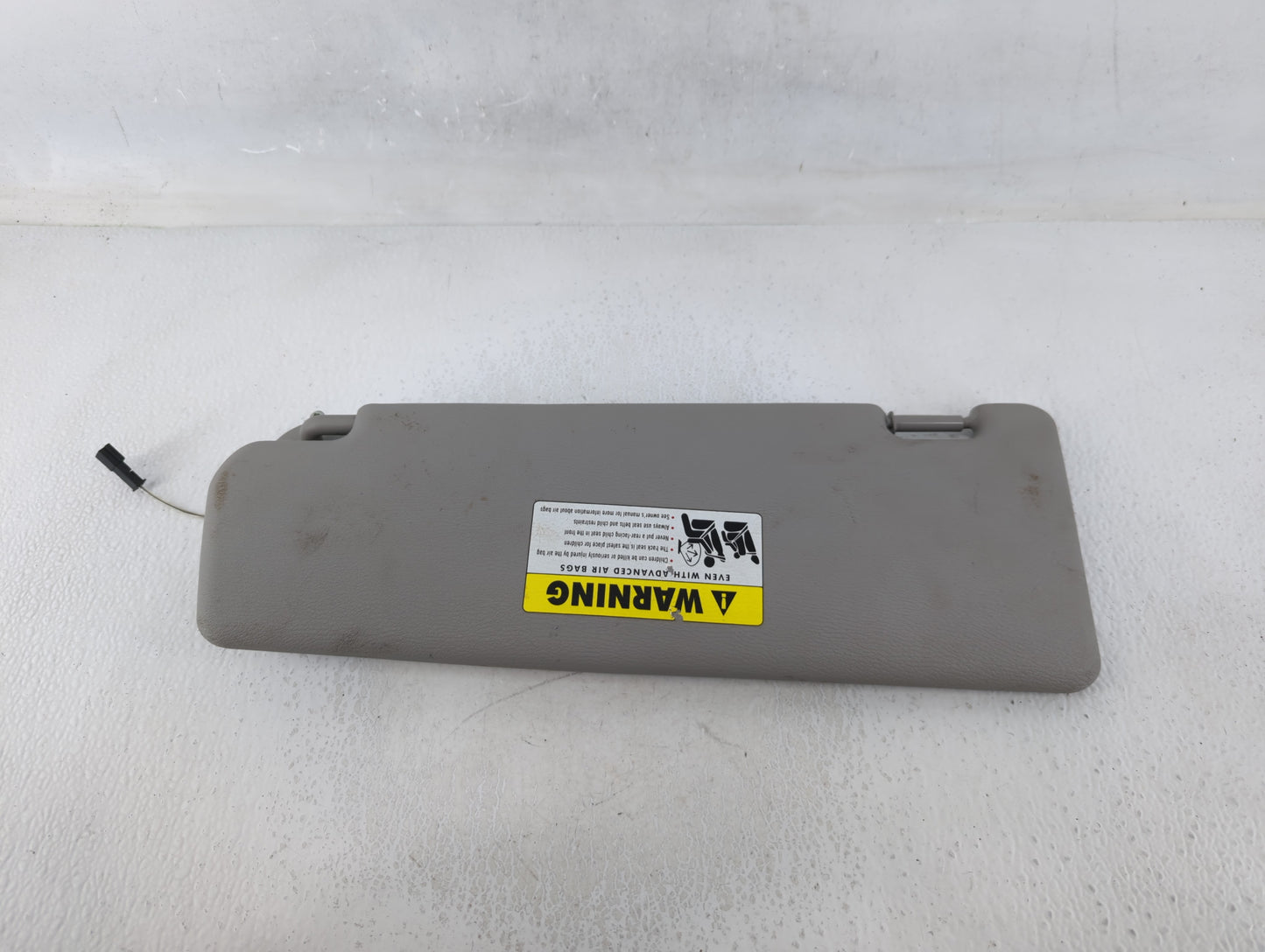 2005-2007 Kia Sorento Sun Visor Shade Replacement Passenger Right Mirror Fits Fits 2005 2006 2007 OEM Used Auto Parts - Oemu