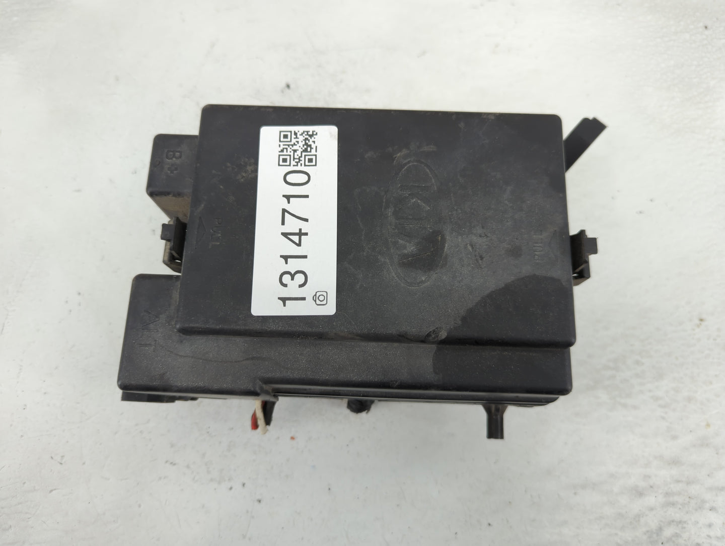 2007-2009 Kia Spectra Fusebox Fuse Box Panel Relay Module P/N:911152F021 Fits Fits 2007 2008 2009 OEM Used Auto Parts - Oemu