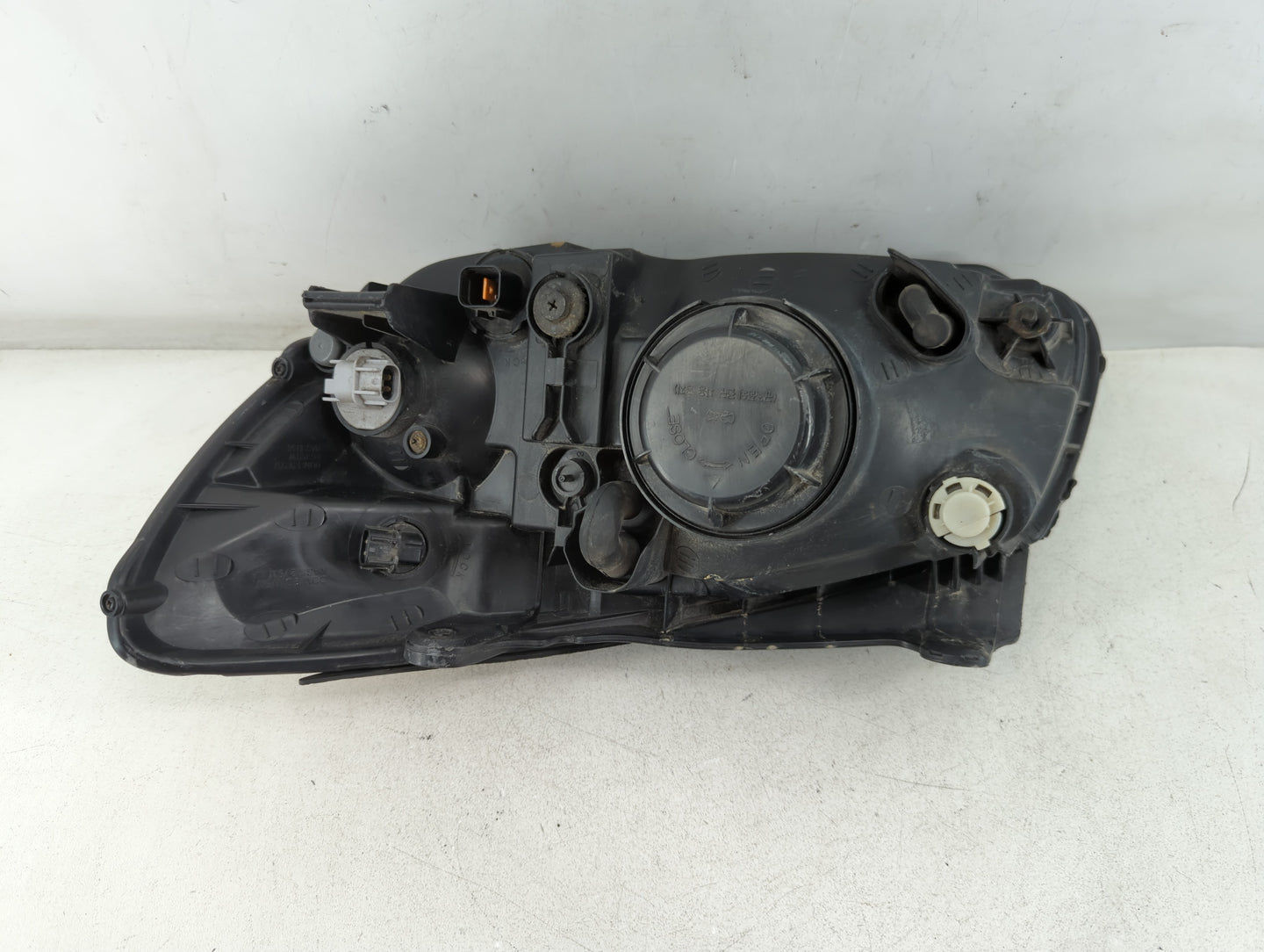2007 Kia Spectra Passenger Right Oem Head Light Headlight Lamp - Oemusedautoparts1.com
