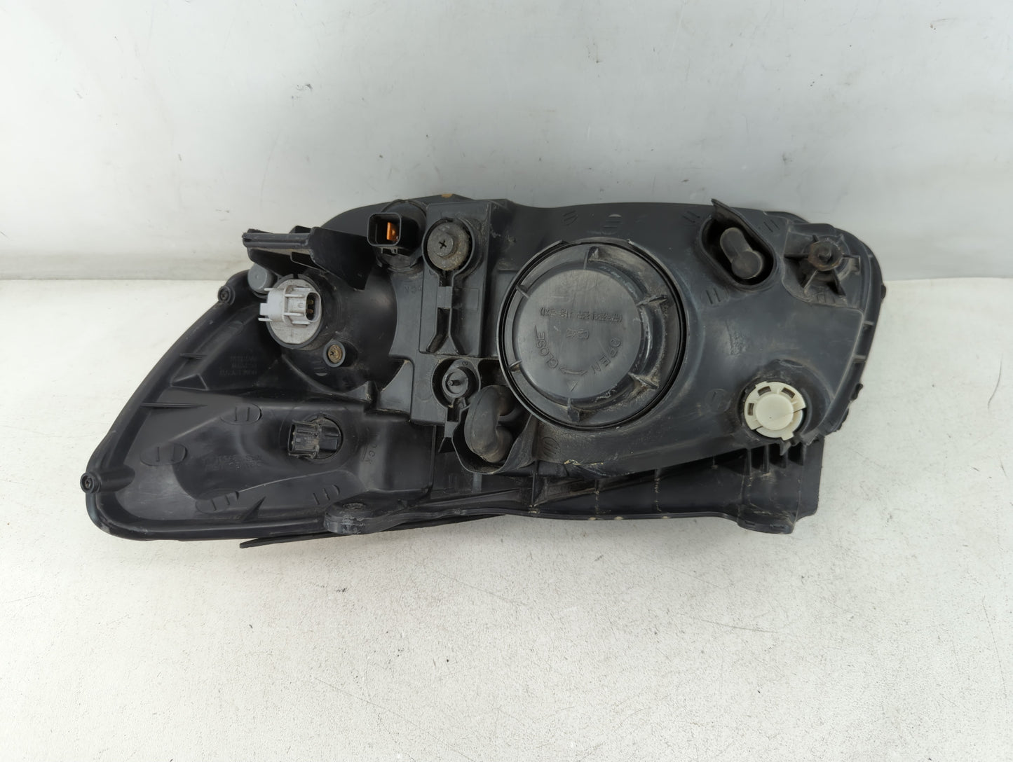 2007 Kia Spectra Passenger Right Oem Head Light Headlight Lamp - Oemusedautoparts1.com