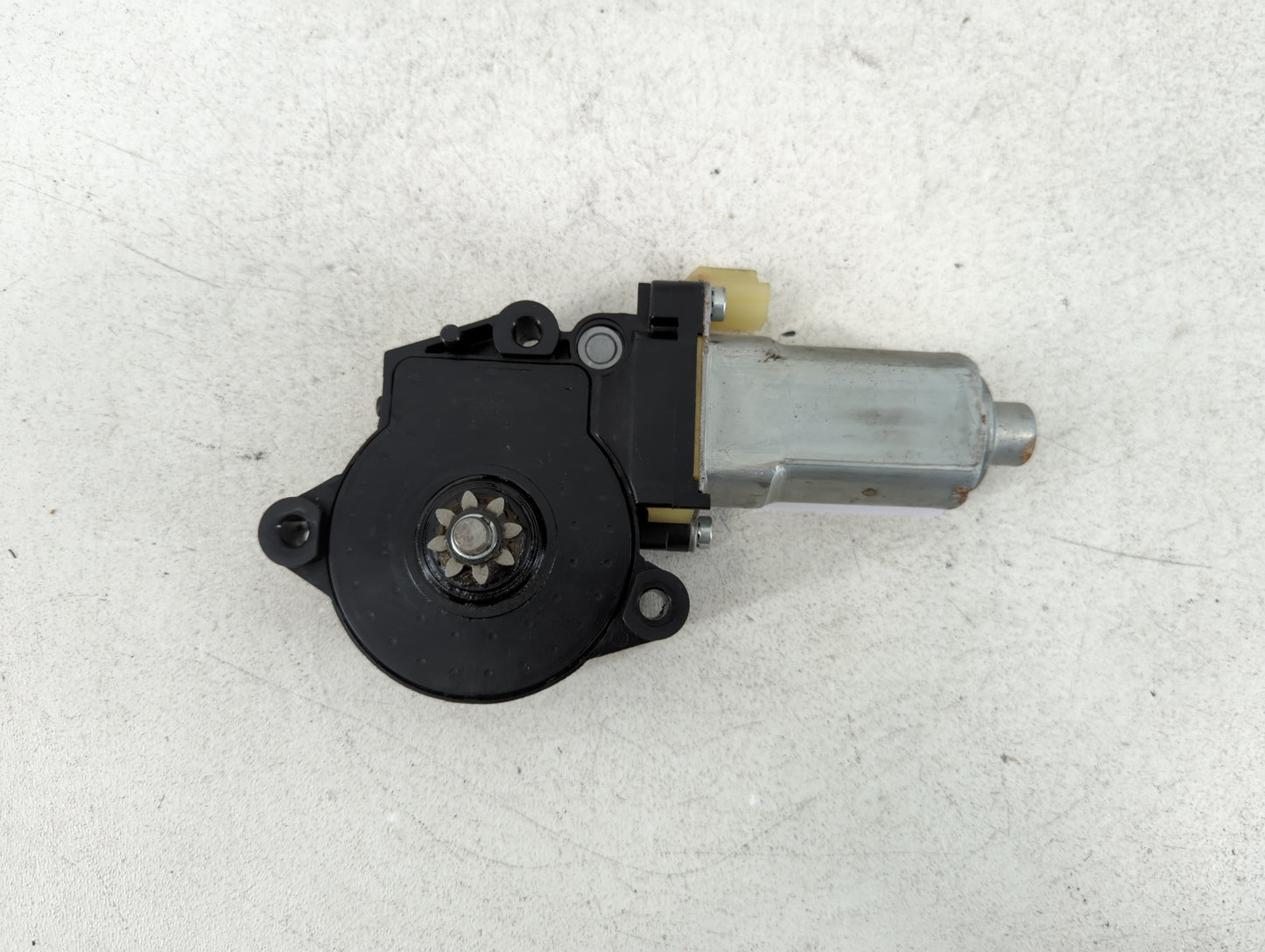 2004-2009 Kia Spectra Passenger Front Right Power Window Motor - Oemusedautoparts1.com