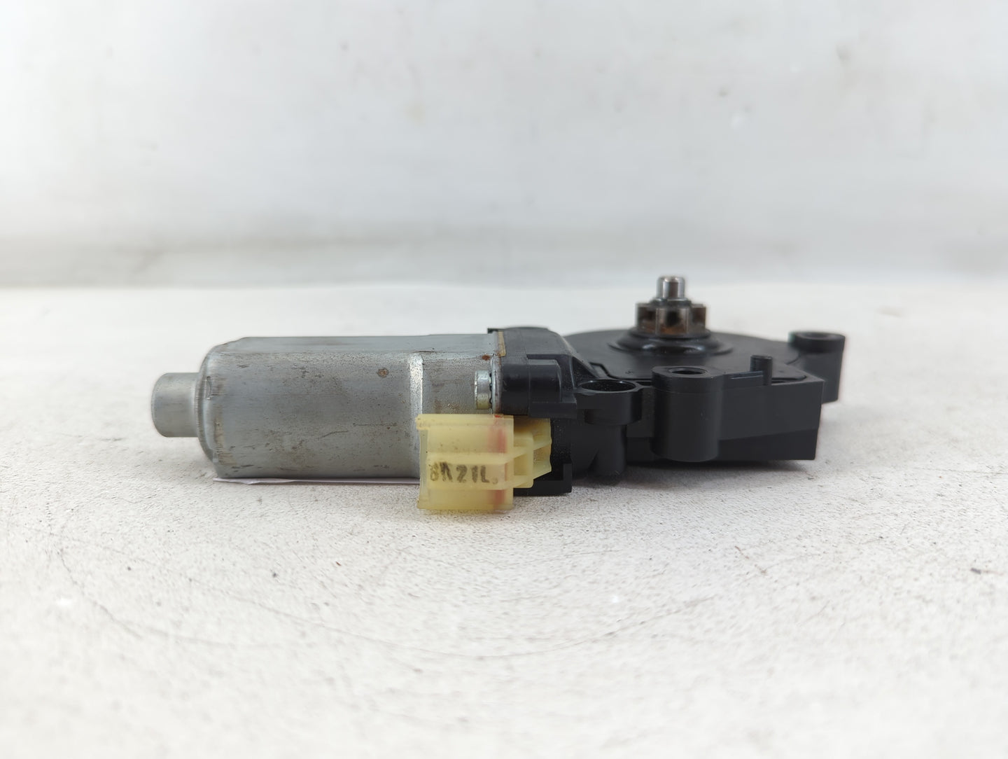 2004-2009 Kia Spectra Passenger Front Right Power Window Motor - Oemusedautoparts1.com