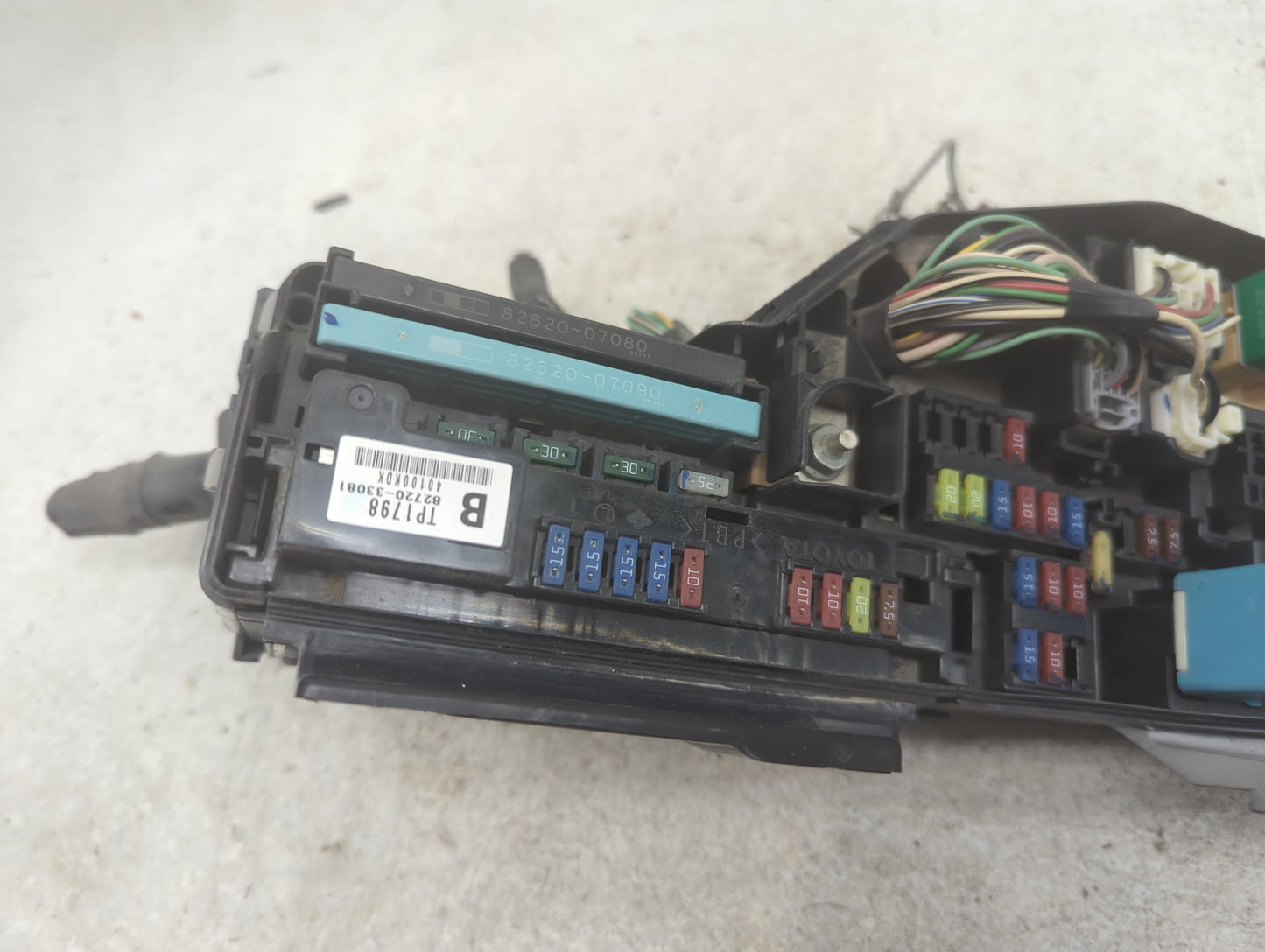 2007-2009 Lexus Es350 Fusebox Fuse Box Panel Relay Module P/N:82662-33210 82720-33080 Fits Fits 2007 2008 2009 OEM Used Auto