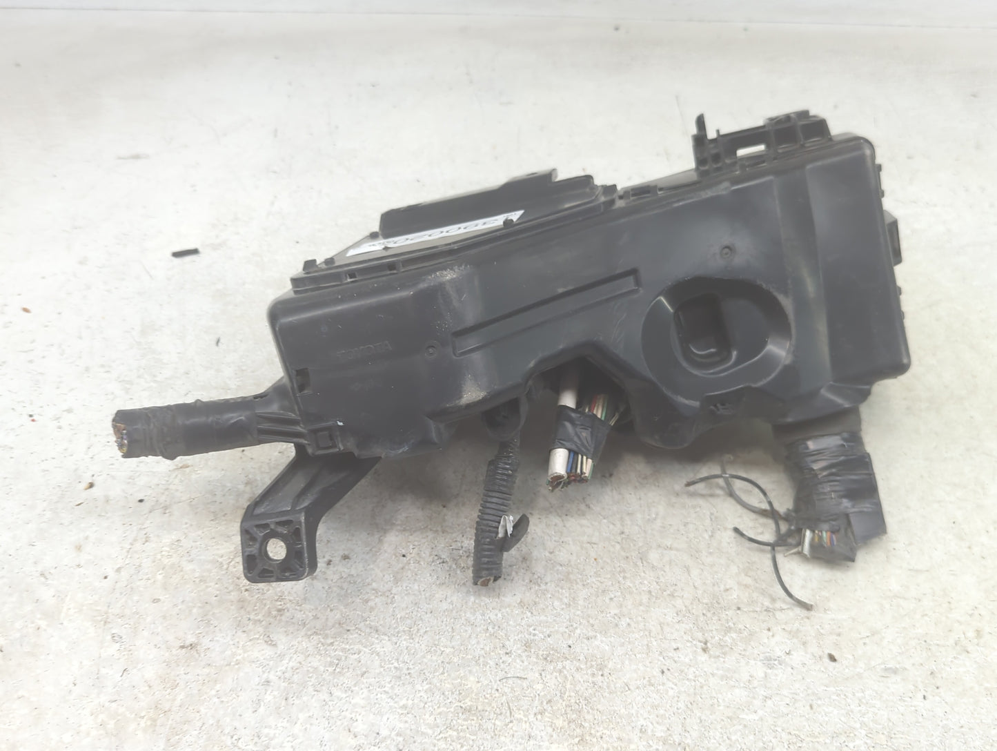 2007-2009 Lexus Es350 Fusebox Fuse Box Panel Relay Module P/N:82662-33210 82720-33080 Fits Fits 2007 2008 2009 OEM Used Auto