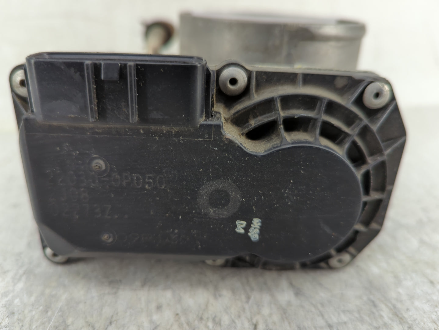 2007-2018 Lexus Es350 Throttle Body P/N:22030-0P050 Fits OEM Used Auto Parts - Oemusedautoparts1.com