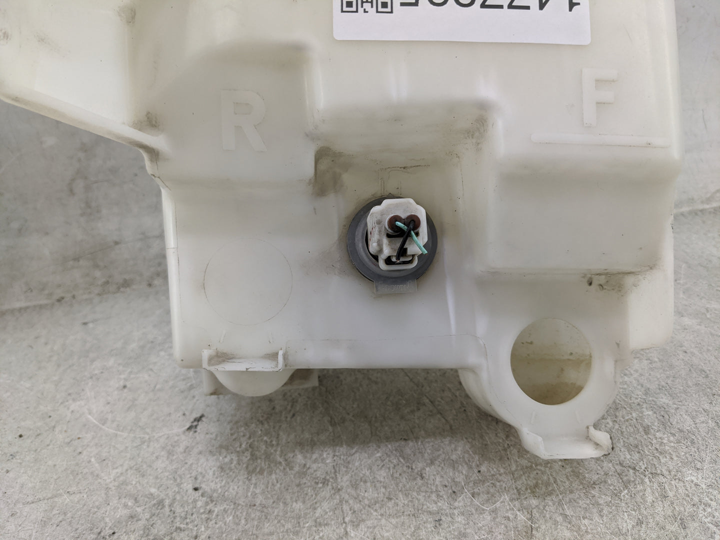 2007-2012 Lexus Es350 Windshield Washer Fluid Reservoir Bottle Oem 1477235 - Oemusedautoparts1.com