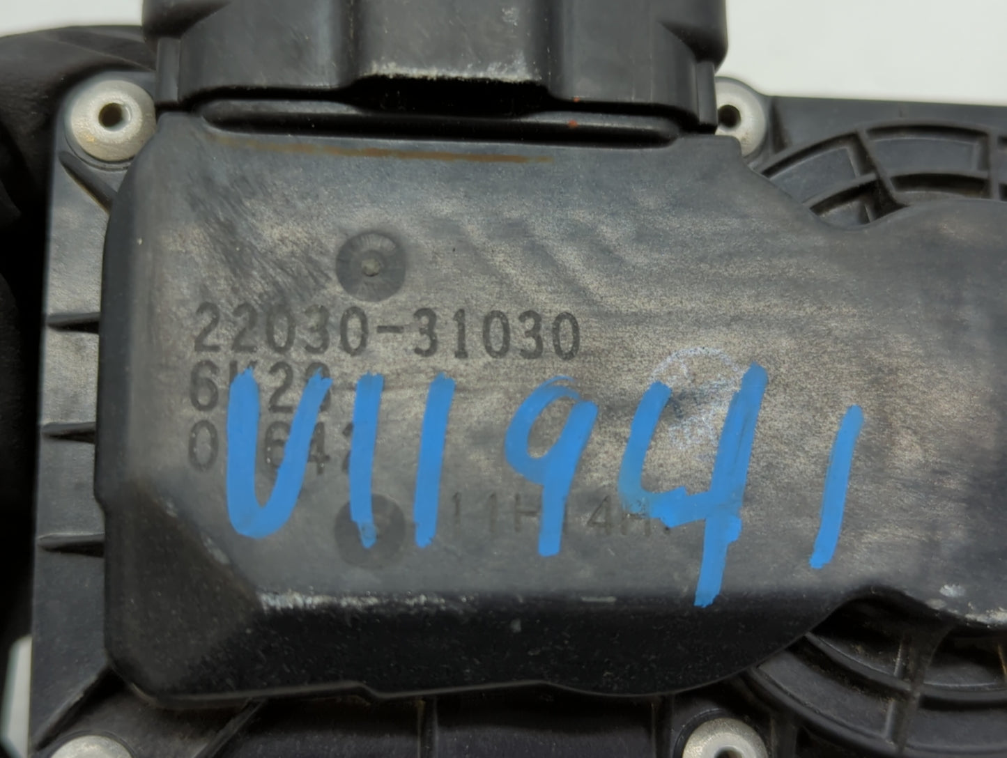 2007-2018 Lexus Es350 Throttle Body P/N:22030-0P050 22030-31030 Fits OEM Used Auto Parts - Oemusedautoparts1.com