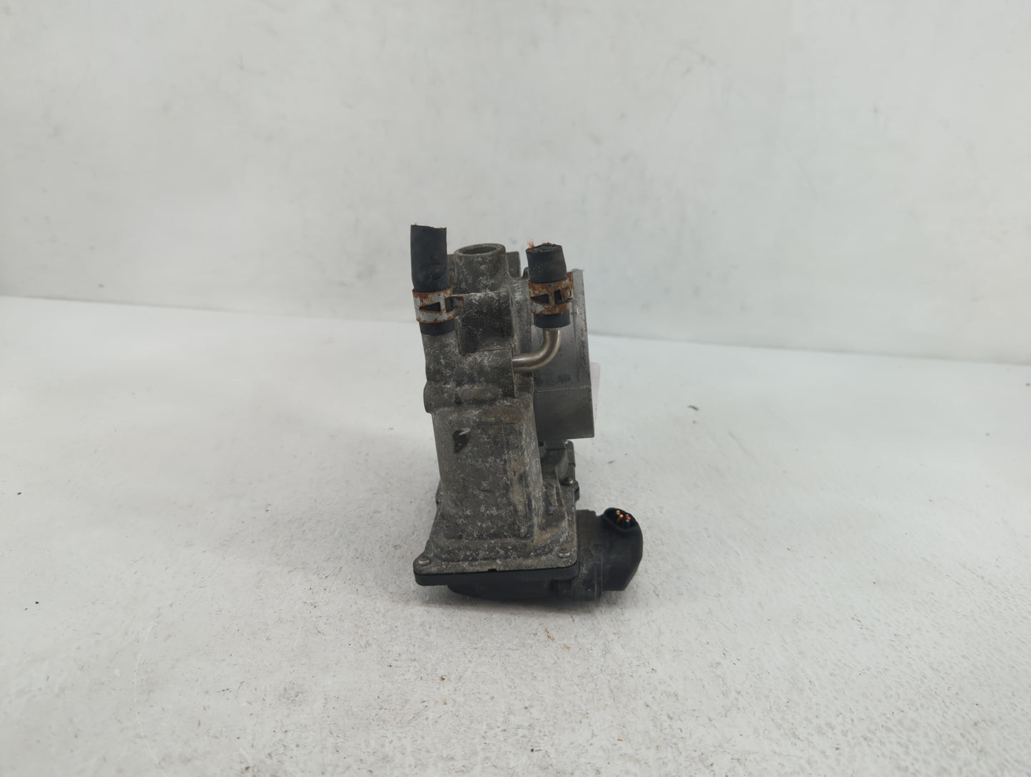 2007-2018 Lexus Es350 Throttle Body P/N:22030-0P050 22030-31030 Fits OEM Used Auto Parts - Oemusedautoparts1.com