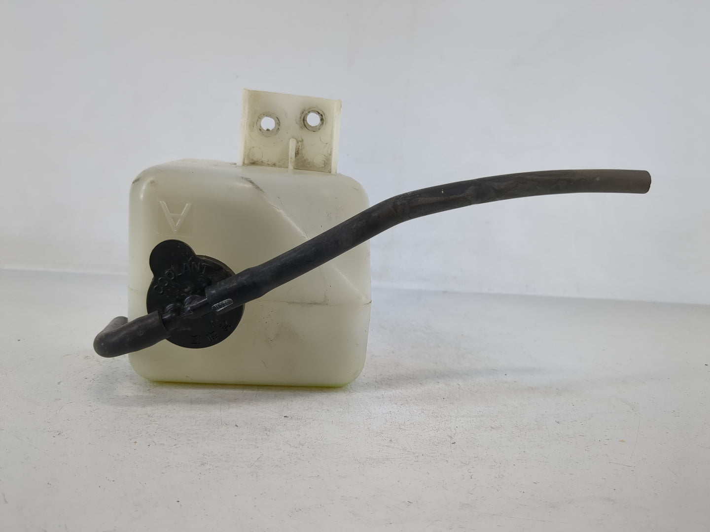 Lexus Gs350 Windshield Washer Fluid Reservoir Bottle Oem - Oemusedautoparts1.com