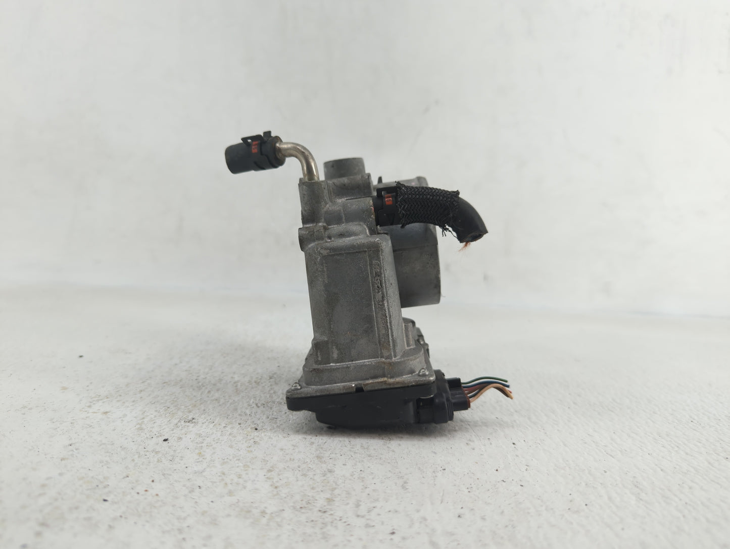 2006-2015 Lexus Is250 Throttle Body P/N:22030-31020 Fits Fits 2006 2007 2008 2009 2010 2011 2012 2013 2014 2015 OEM Used Aut