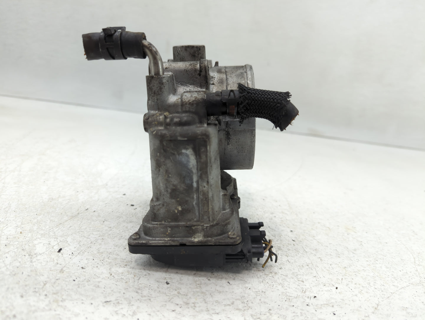 2006-2017 Lexus Is350 Throttle Body P/N:22030-31040 Fits Fits 2006 2007 2008 2009 2010 2011 2012 2013 2014 2015 2016 2017 OE