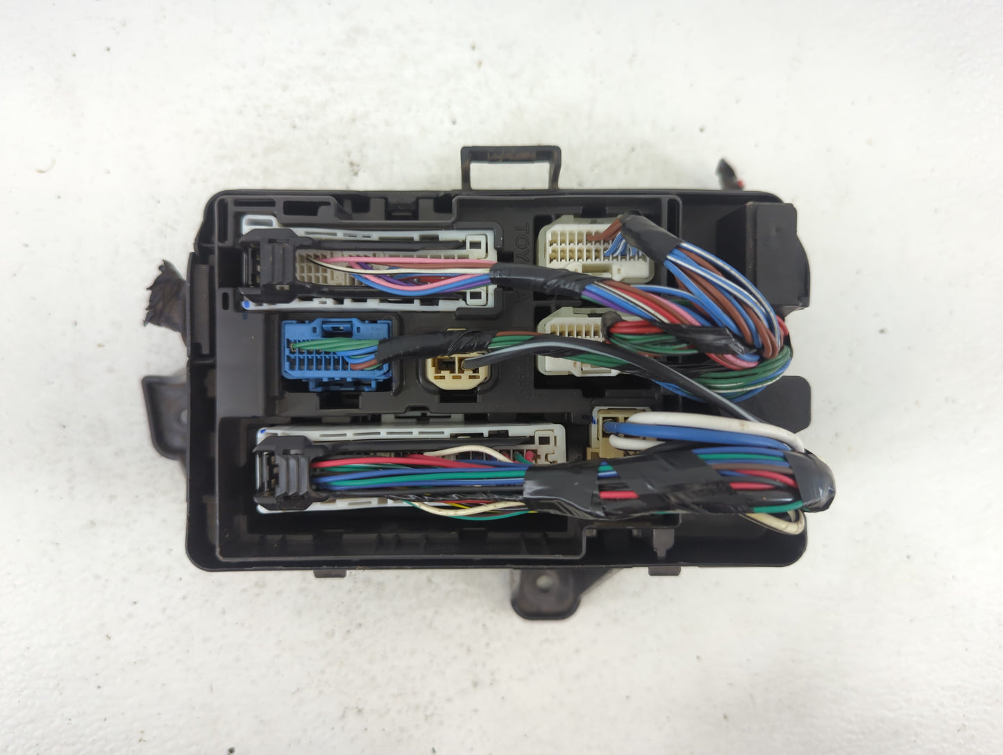 2006-2015 Lexus Is350 Fusebox Fuse Box Panel Relay Module P/N:82121-0C260 Fits OEM Used Auto Parts - Oemusedautoparts1.com