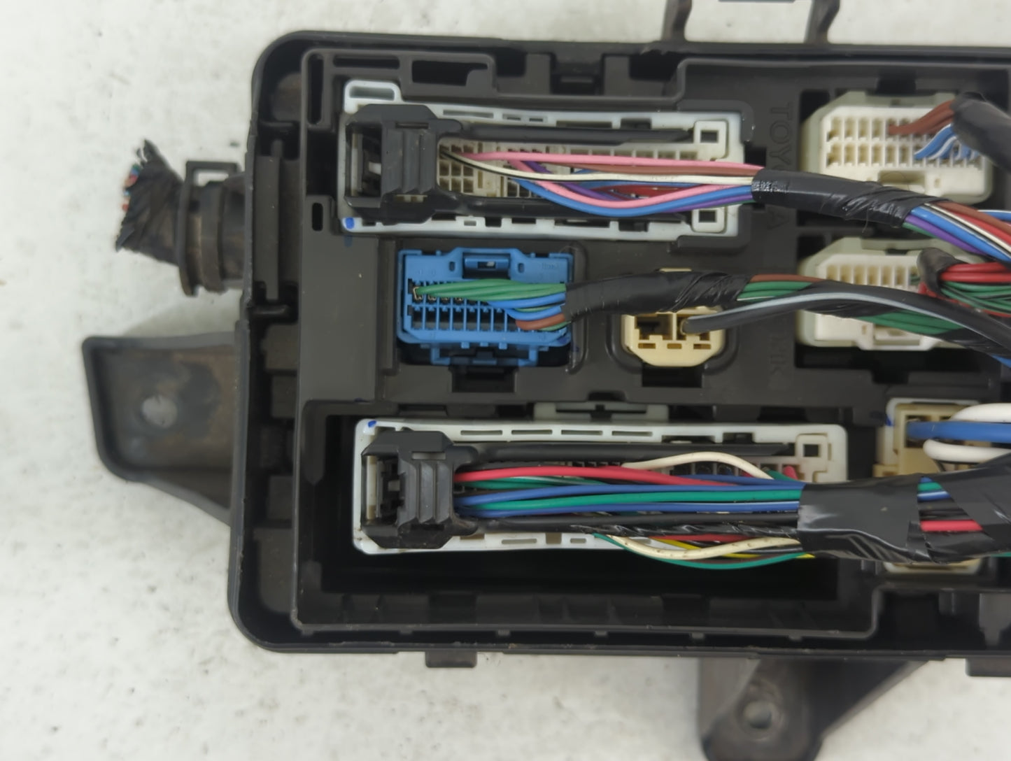 2006-2015 Lexus Is350 Fusebox Fuse Box Panel Relay Module P/N:82121-0C260 Fits OEM Used Auto Parts - Oemusedautoparts1.com