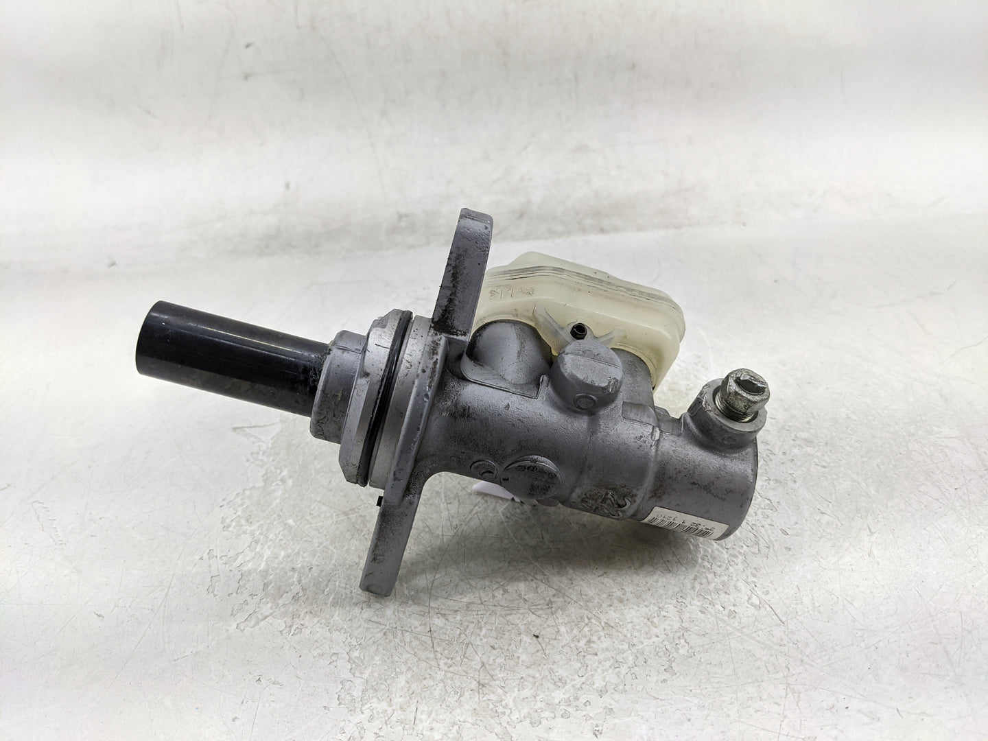 2007-2009 Lexus Rx350 Brake Master Cylinder 1376688 - Oemusedautoparts1.com