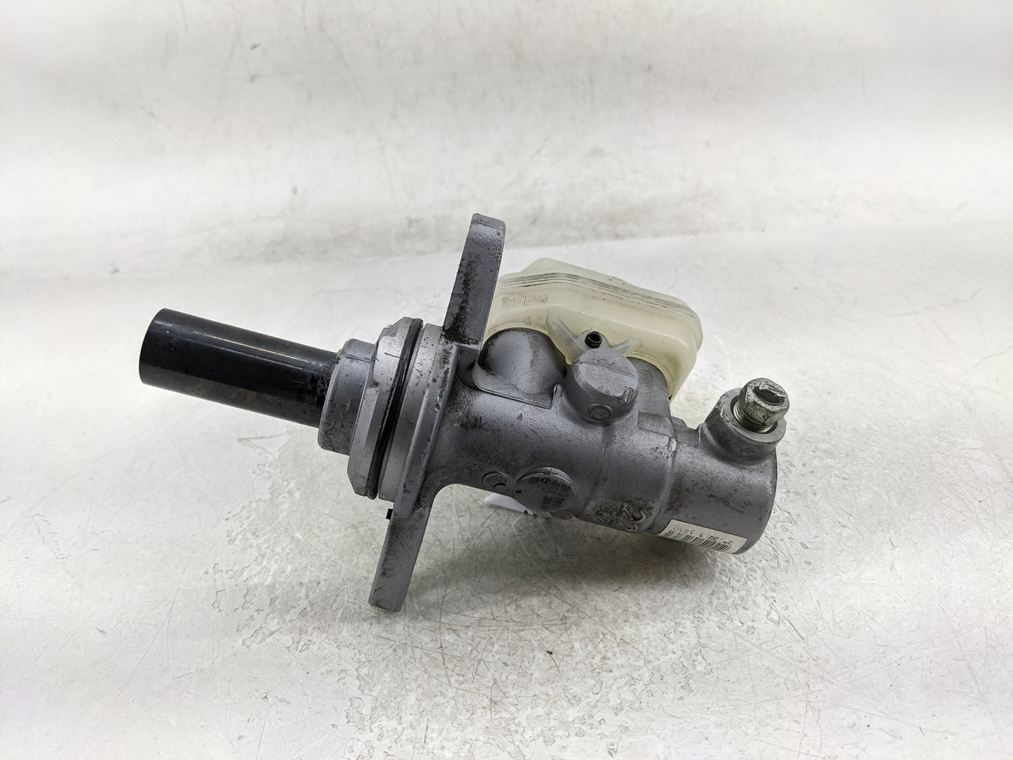 2007-2009 Lexus Rx350 Brake Master Cylinder 1376688 - Oemusedautoparts1.com