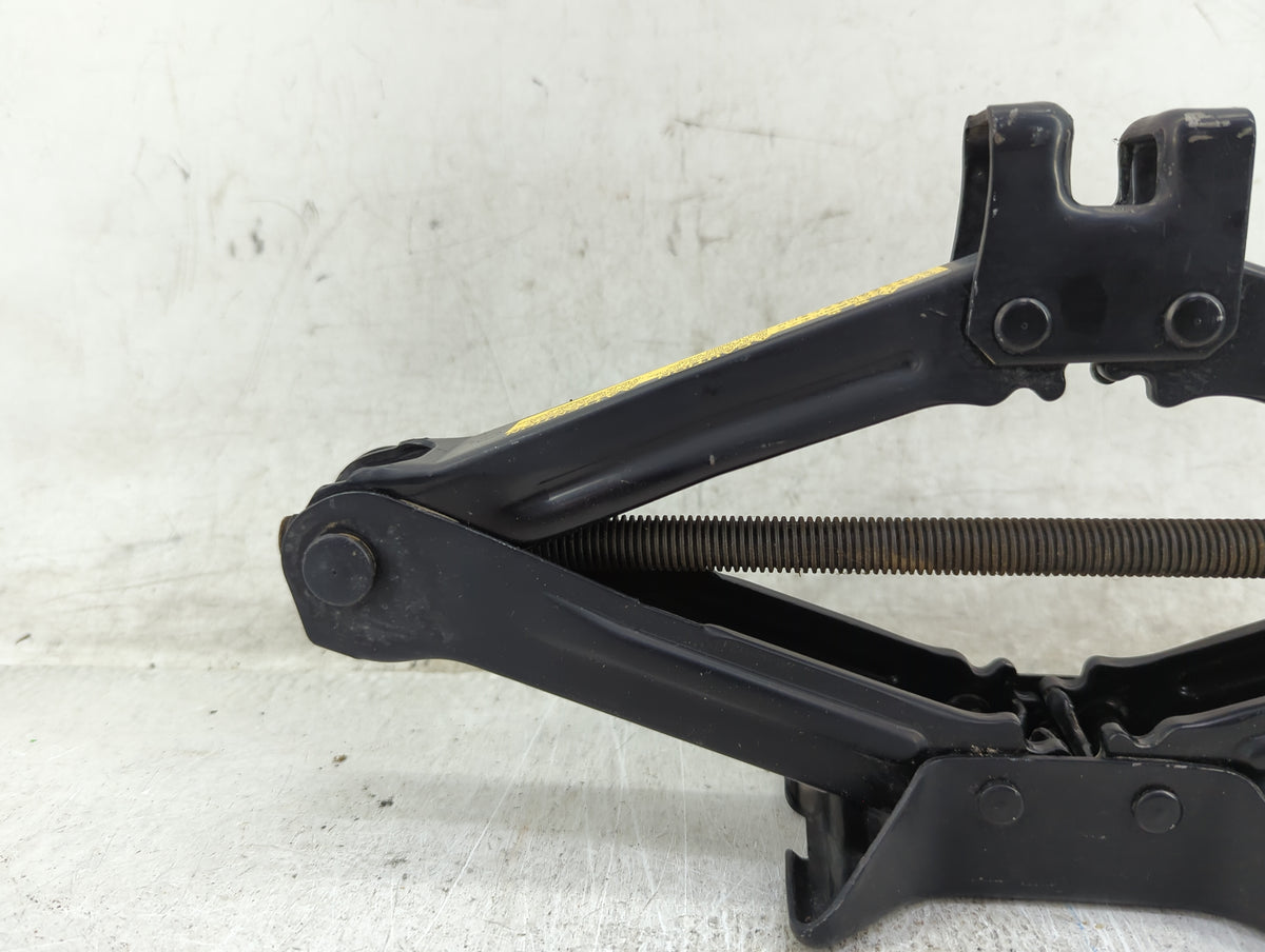 2007 Lexus Sc430 Spare Scissor Car Jack - Oemusedautoparts1.com