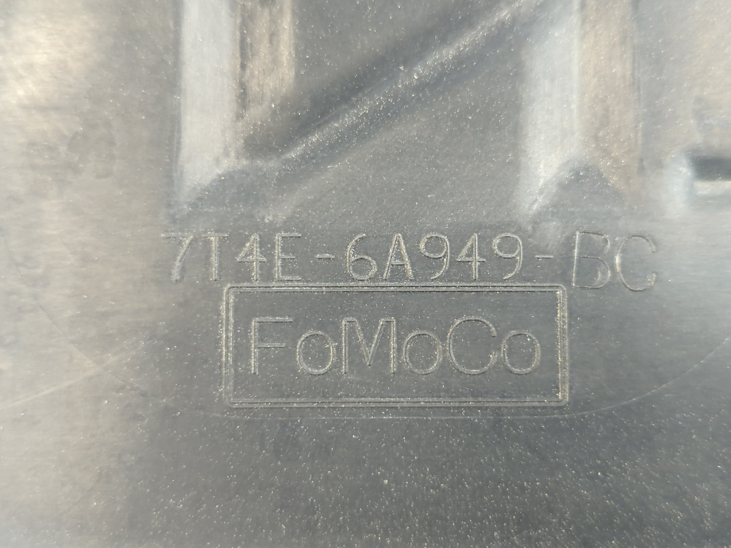 2007 Lincoln Mkx Engine Cover - Oemusedautoparts1.com