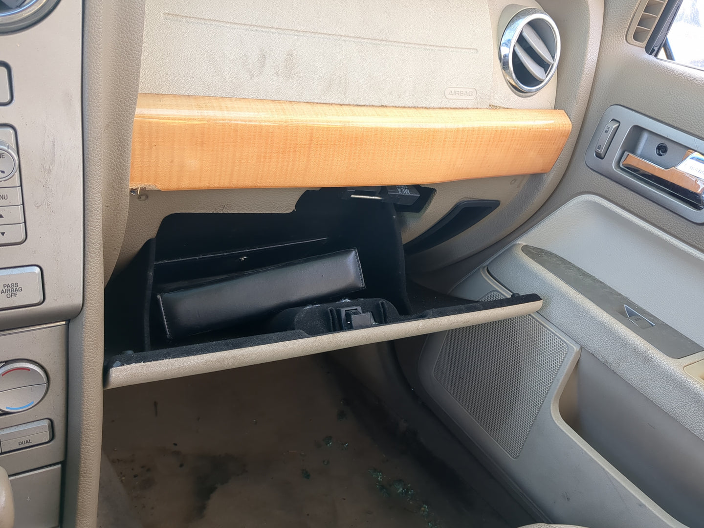 2007 Lincoln Mkz Passenger Glove Box Door Storage Compartment - Oemusedautoparts1.com