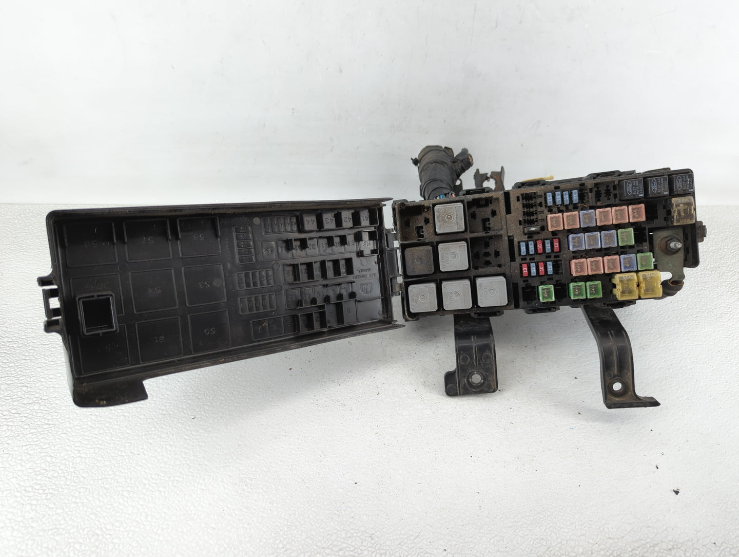 2007-2010 Lincoln Mkz Fusebox Fuse Box Panel Relay Module P/N:7H6T-14290-B Fits Fits 2007 2008 2009 2010 OEM Used Auto Parts