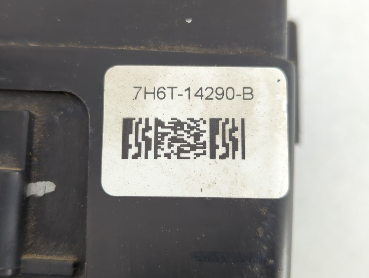 2007-2010 Lincoln Mkz Fusebox Fuse Box Panel Relay Module P/N:7H6T-14290-B Fits Fits 2007 2008 2009 2010 OEM Used Auto Parts