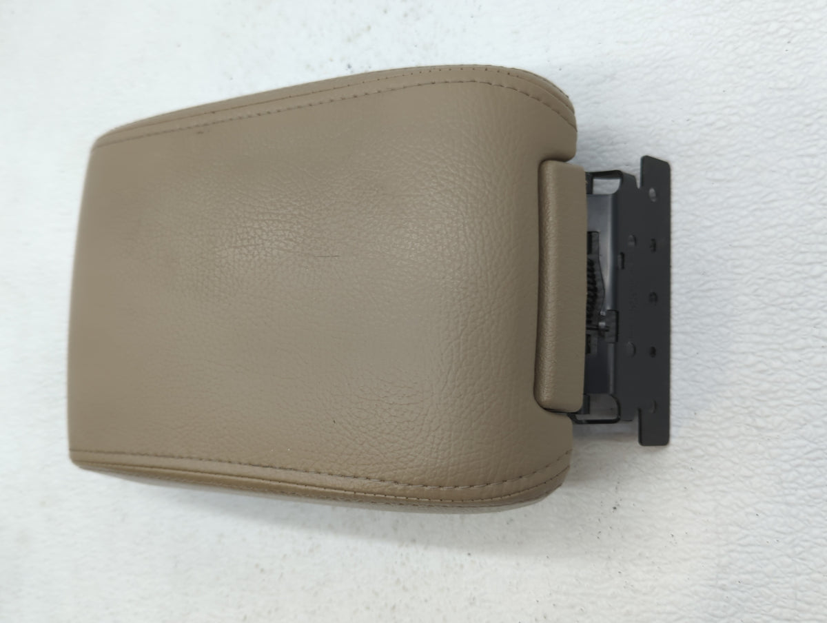 2007 Lincoln Mkz Center Console Armrest Cover Lid 548233 - Oemusedautoparts1.com
