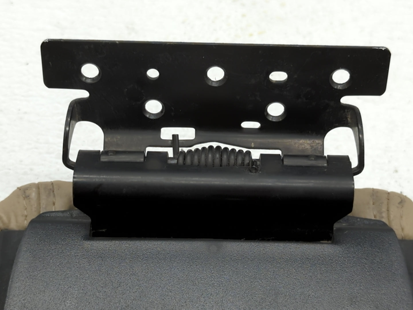 2007 Lincoln Mkz Center Console Armrest Cover Lid - Oemusedautoparts1.com