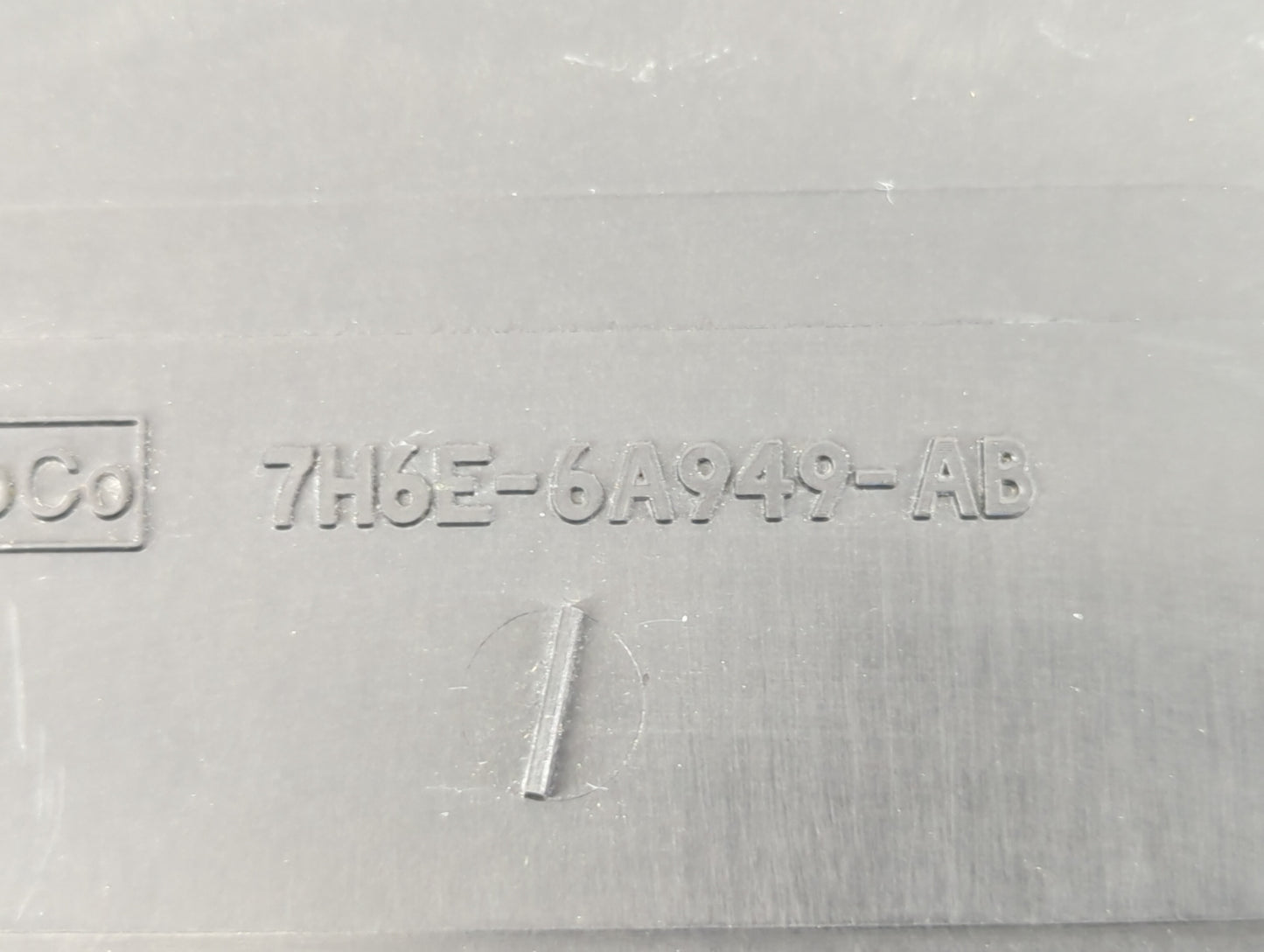 2007 Lincoln Mkz Engine Cover - Oemusedautoparts1.com