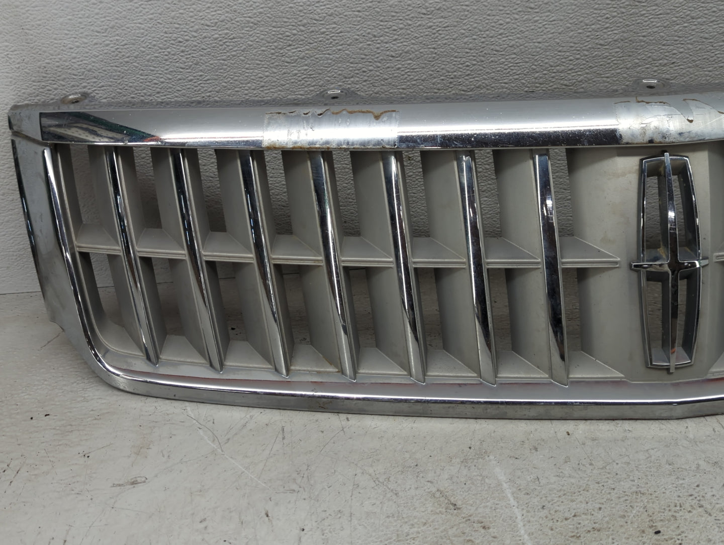 2007-2009 Lincoln Mkz Front Grille Bumper Not Included - Oemusedautoparts1.com