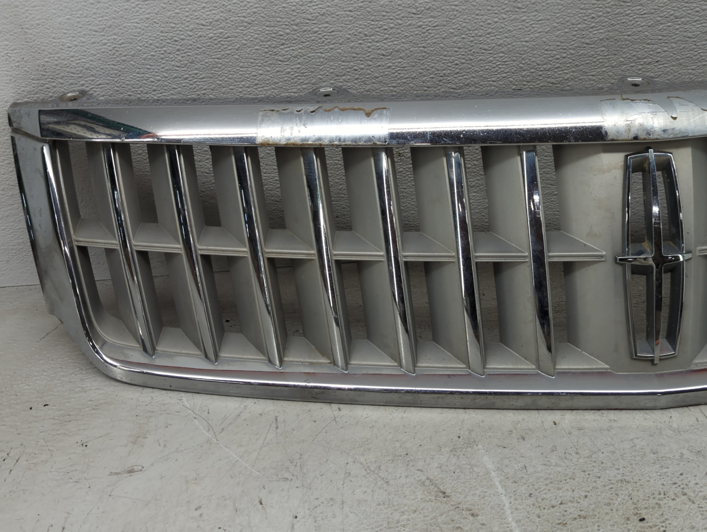 2007-2009 Lincoln Mkz Front Grille Bumper Not Included - Oemusedautoparts1.com