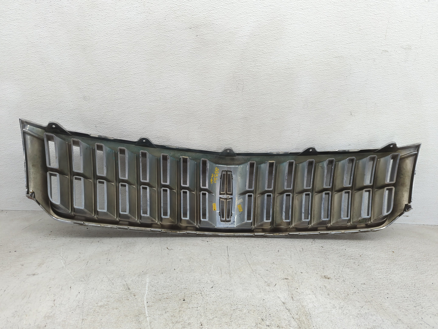 2007-2009 Lincoln Mkz Front Grille Bumper Not Included - Oemusedautoparts1.com