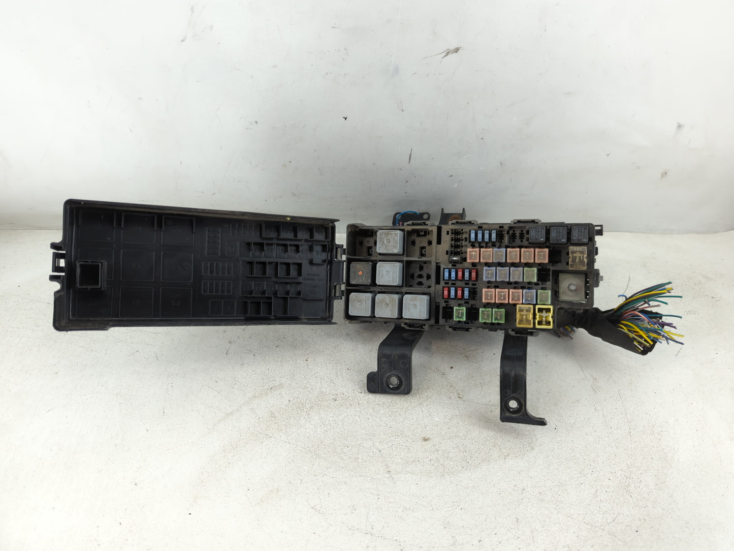 2007-2010 Lincoln Mkz Fusebox Fuse Box Panel Relay Module Fits Fits 2007 2008 2009 2010 OEM Used Auto Parts - Oemusedautopar