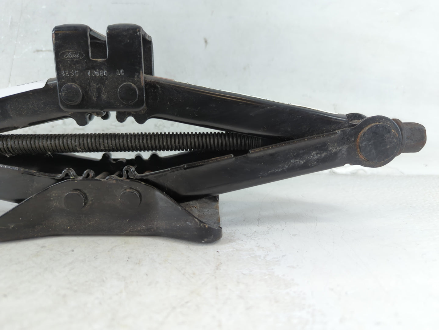2007 Lincoln Mkz Spare Scissor Car Jack 925506 - Oemusedautoparts1.com
