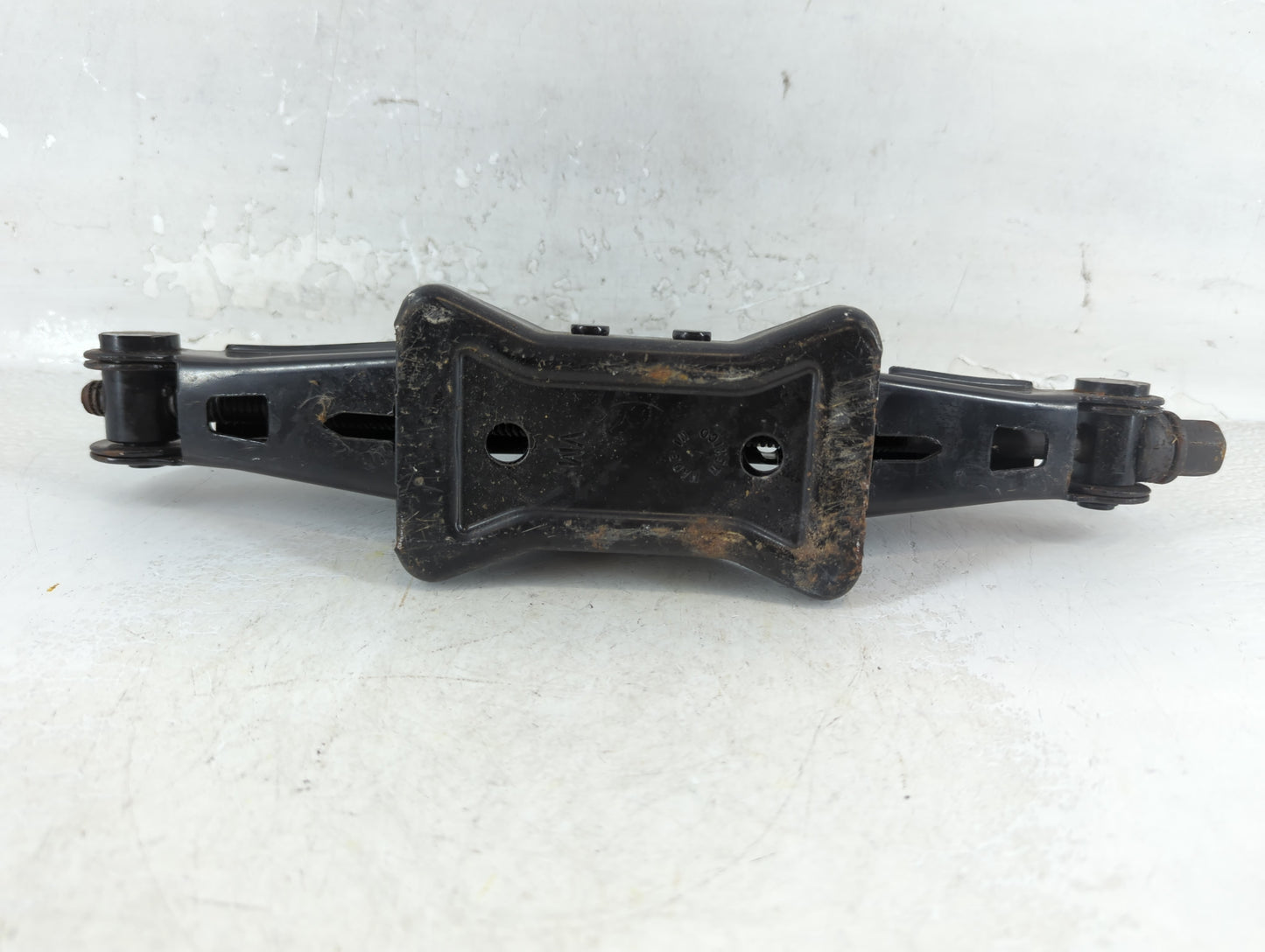 2007 Lincoln Mkz Spare Scissor Car Jack 925506 - Oemusedautoparts1.com