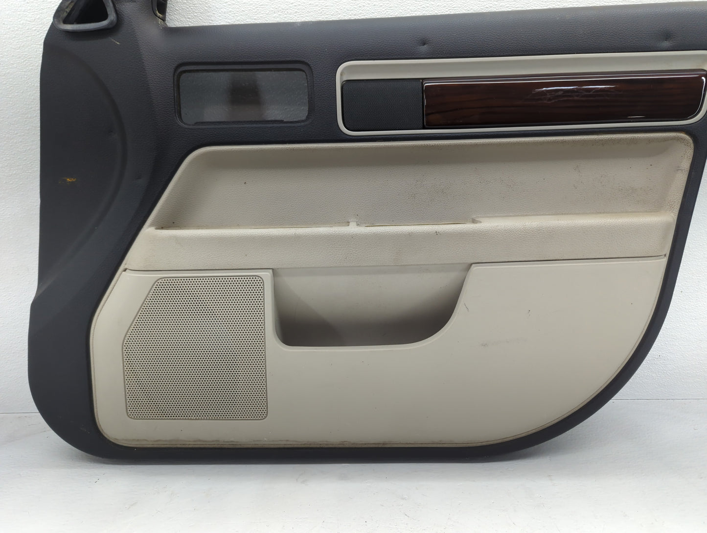 2007 Lincoln Mkz Front Right Passenger Interior Door Panel Trim - Oemusedautoparts1.com
