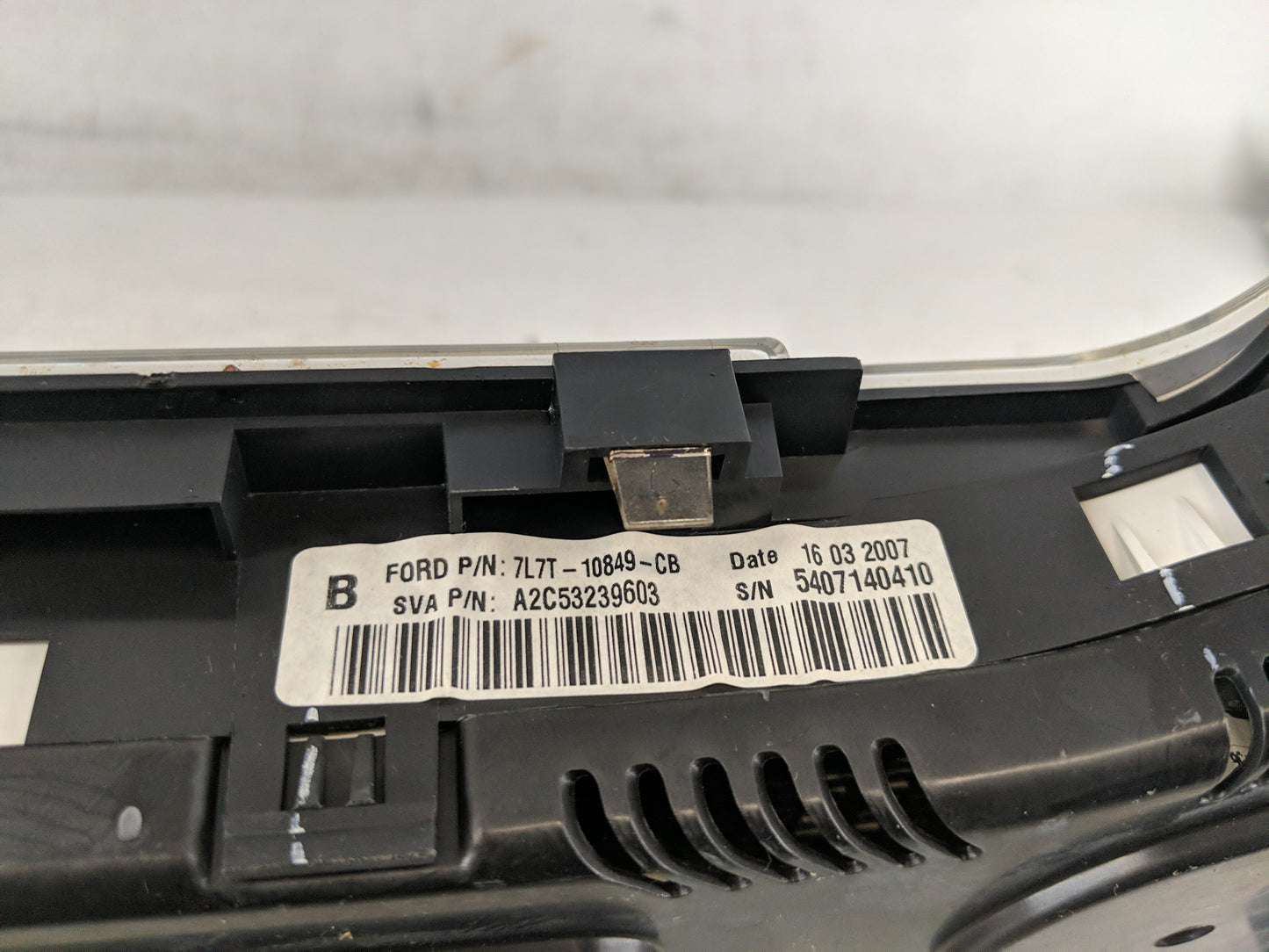 2007 Lincoln Navigator Instrument Cluster Speedometer Gauges P/N:7L7T-10849-CB Fits OEM Used Auto Parts - Oemusedautoparts1.