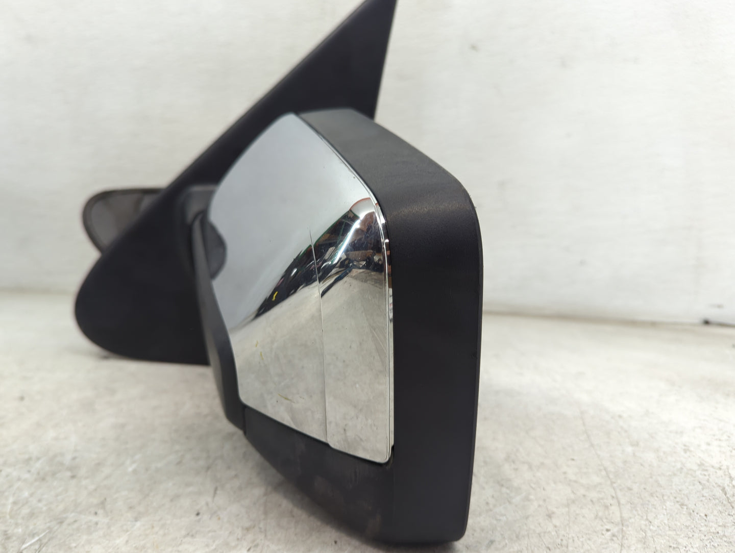 2007 Lincoln Navigator Driver Side View Mirror - Left Door Mirror OEM Used - Oemusedautoparts1.com