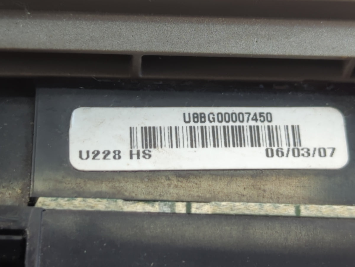 2007 Lincoln Navigator Radio AM FM Cd Player Receiver Replacement OEM Used Auto Parts - Oemusedautoparts1.com