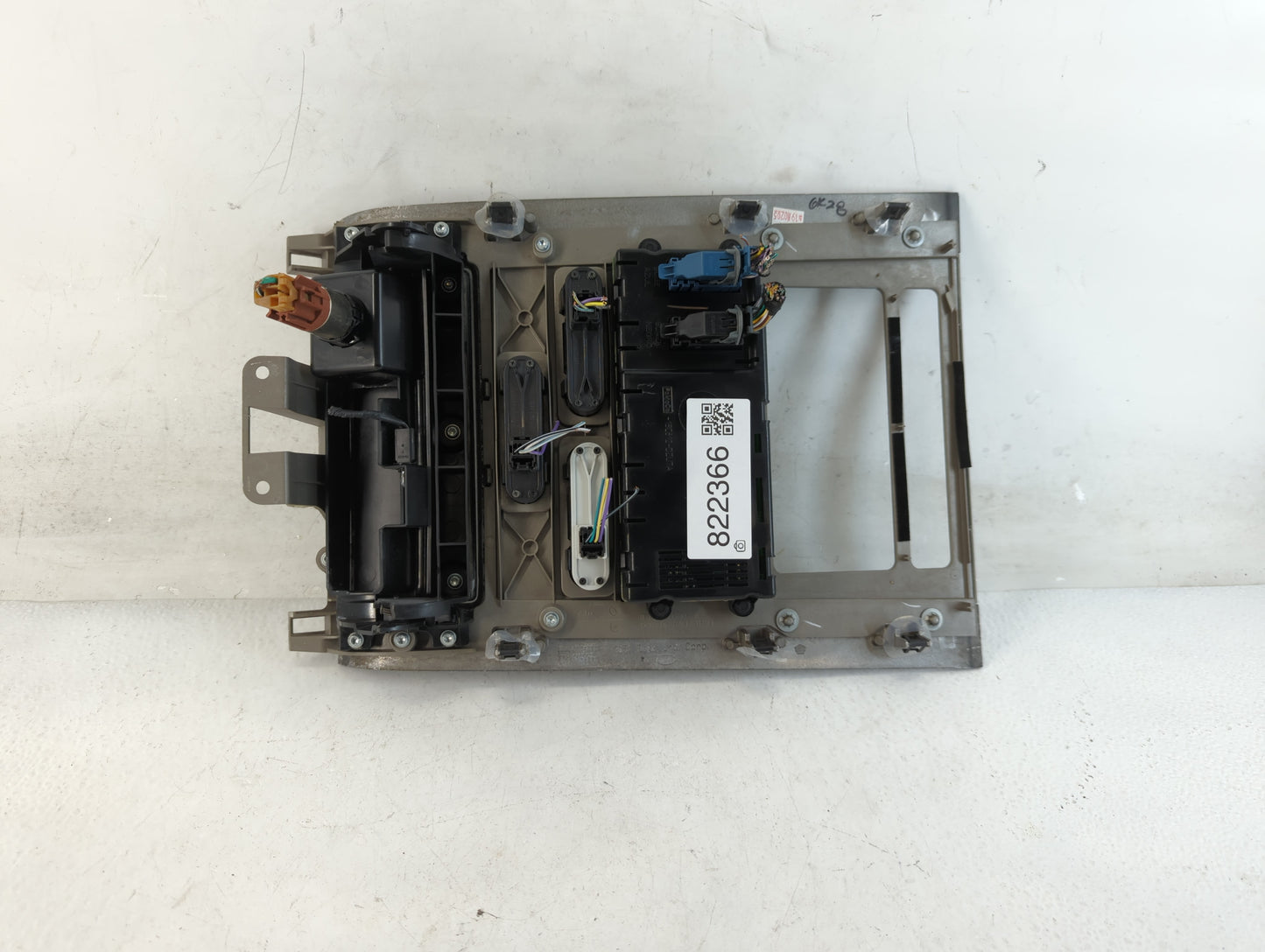 2007 Lincoln Navigator Radio AM FM Cd Player Receiver Replacement Fits OEM Used Auto Parts - Oemusedautoparts1.com