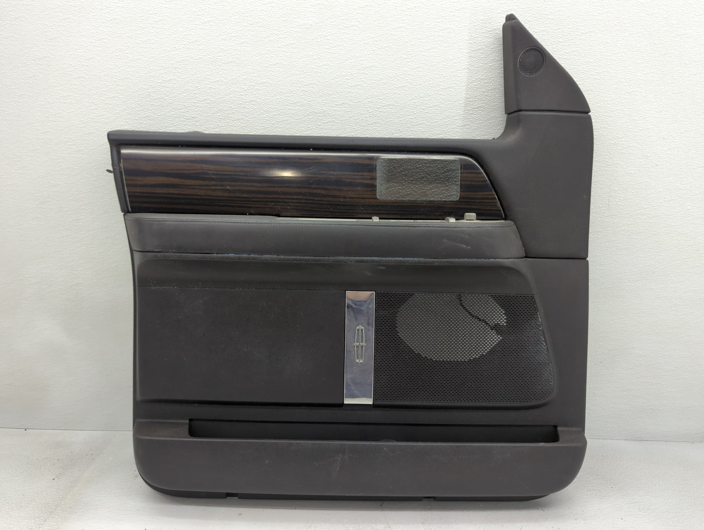 2007 Lincoln Navigator Front Right Passenger Interior Door Panel Trim - Oemusedautoparts1.com