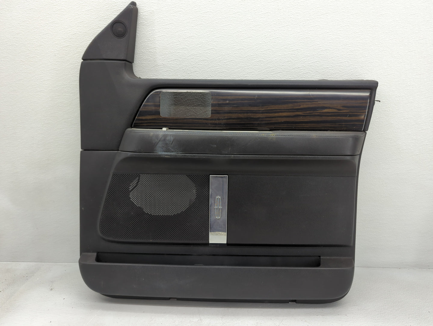 2007 Lincoln Navigator Front Right Passenger Interior Door Panel Trim - Oemusedautoparts1.com