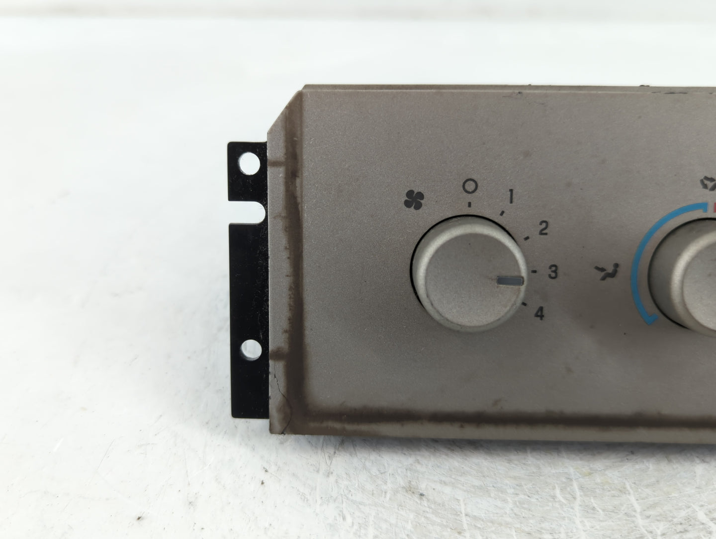 2007 Lincoln Navigator Climate Control Module Temperature AC/Heater Replacement P/N:19980 Fits OEM Used Auto Parts - Oemused