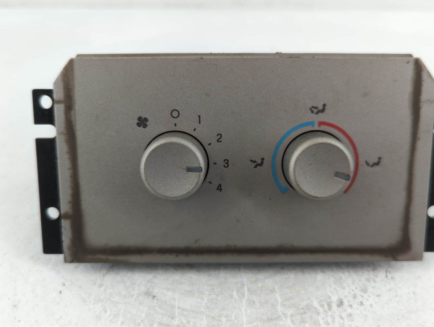 2007 Lincoln Navigator Climate Control Module Temperature AC/Heater Replacement P/N:19980 Fits OEM Used Auto Parts - Oemused